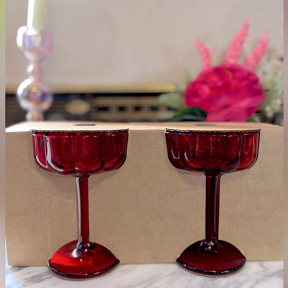 LAST ONE✨NEW❤️Target Bullseye Playground 2024 Valentines Day Red Coupe Glasses🥂